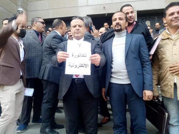وقفة احتجاجية لمحامين حوش عيسي 