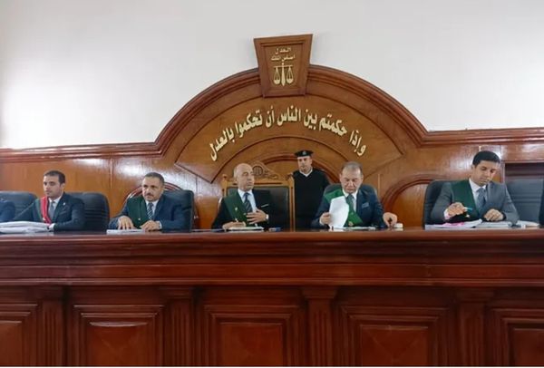 استكمال جلسات محاكمة رئيس جامعة دمنهور 