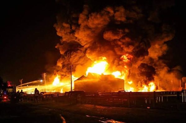 السيطرة على حريق باحد المصانع جنوب بورسعيد 