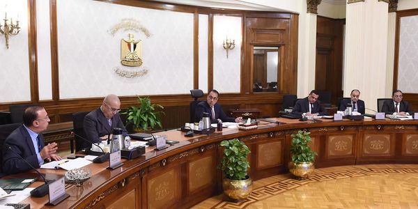 رئيس الوزراء يتابع الموقف التنفيذي للمشروعات الخدمية والتنموية بمحافظة الإسكندرية