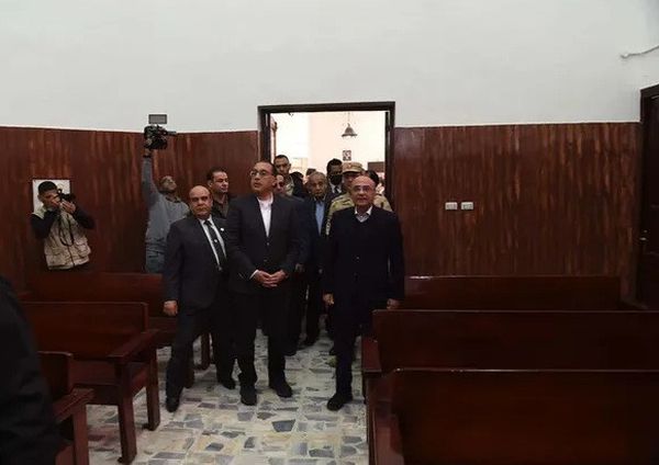 رئيس الوزراء يتفقد المحكمة الابتدائية في شمال سيناء