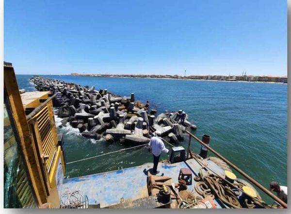 وزير الري يتابع موقف مشروعات حماية الشواطئ بمحافظة دمياط