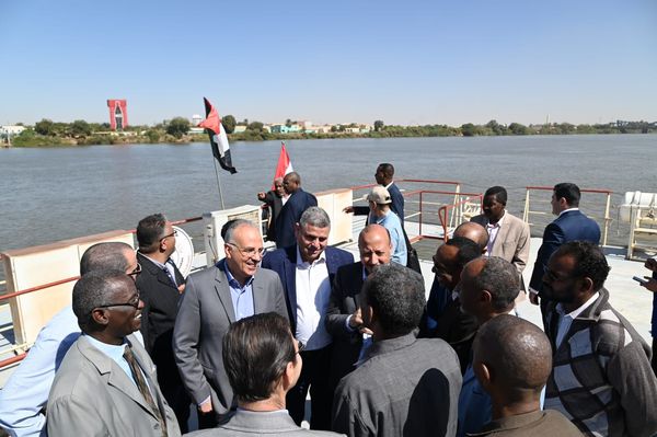 وزير الري يزور محطة قياس الخرطوم على النيل الأزرق