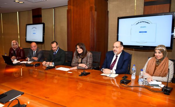 وزيرة الهجرة تبحث سبل جذب استثمارات جديدة من المصريين العاملين بالخارج