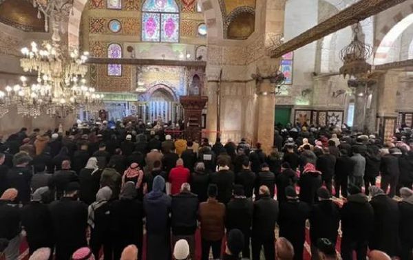 المقدسيون يصلون على ضحايا زلزال تركيا وسوريا