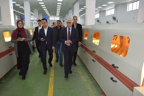 محافظ بورسعيد و وزير الصناعة الأوزبكستاني يتفقدان عدد من المصانع جنوب بورسعيد. 