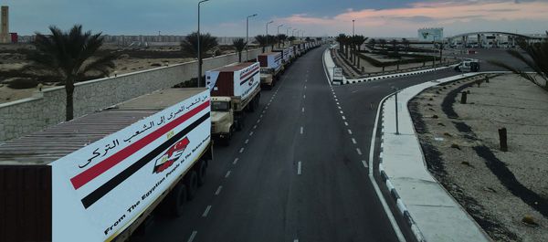 مصر ترسل قافلة تتضمن مئات الأطنان من المساعدات لدولتى سوريا وتركيا بحراً