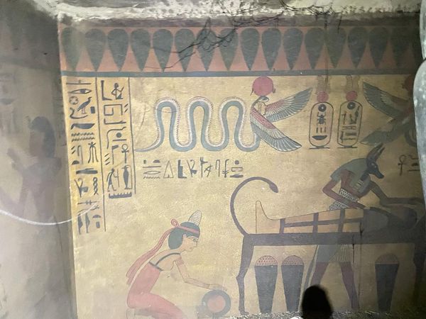 مقبرة فرعونية مقلدة بالجبس ببني سويف 
