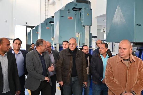وزير الري يتفقد محطتي رفع السلام الرئيسية وشادر عزام بمحافظة بورسعيد