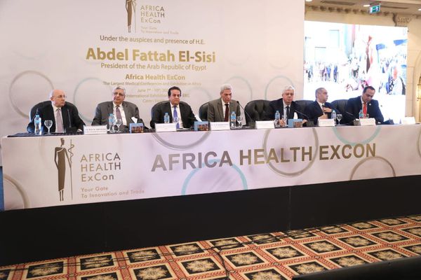 وزير الصحة خلال معرض ومؤتمر الطبي الإفريقي