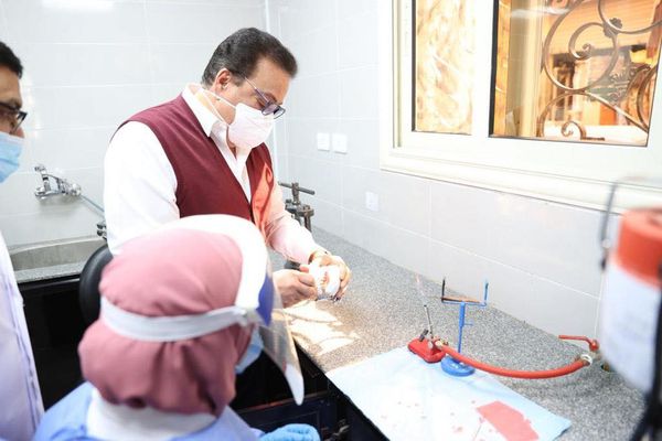 وزير الصحة يتفقد مركز طب الأسرة بحي ثان بدمياط