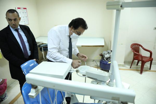 وزير الصحة يزور الإدارة الصحية بالشيخ زايد