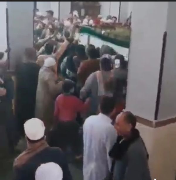 جثمان يرفض الخروج من داخل المسجد بمحافظة بنى سويف 