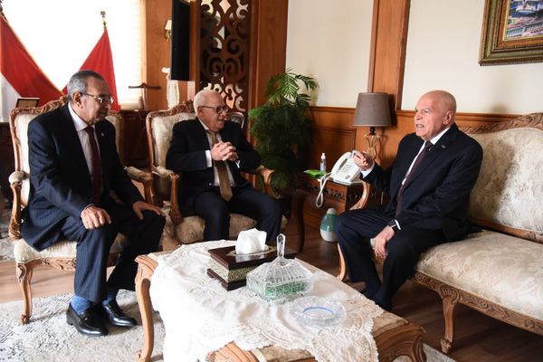 محافظ بورسعيد يستقبل نائب وزير الاتصالات 