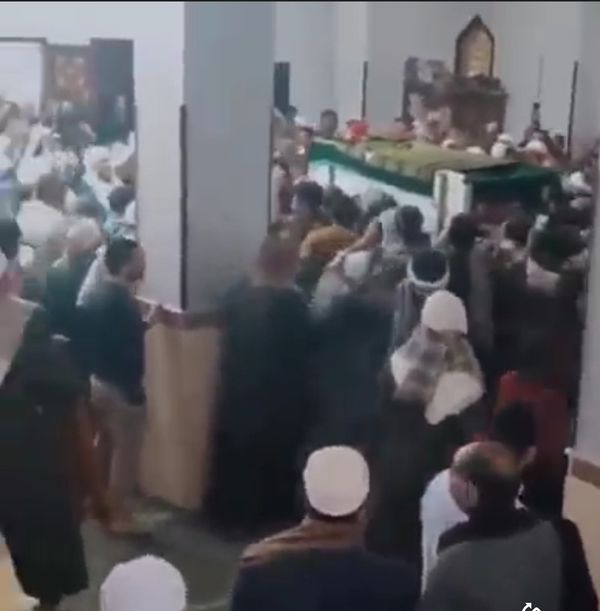 نعش متوفى يرفض الخروج من المسجد ببنى سويف 