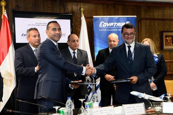 وزير الطيران المدني يشهد توقيع بروتوكول تعاون بين مصر للطيران وبنك مصر 