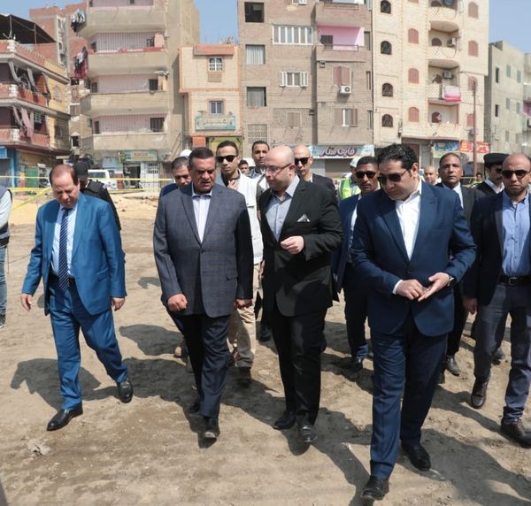 زيارة اللواء هشام آمنة وزير التنمية المحلية إلى سوق الدهشوري بمدينة بني سويف 