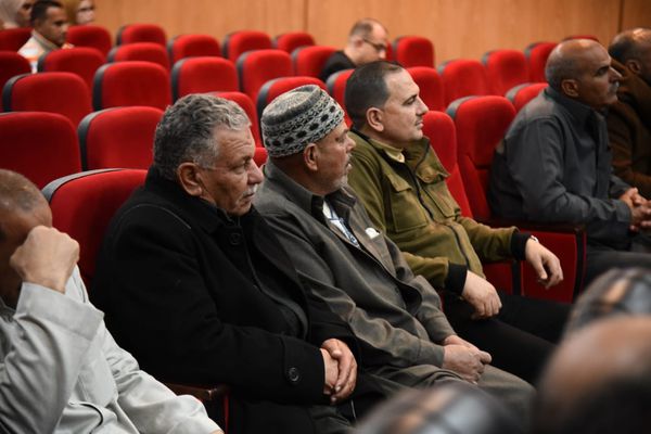 محافظ بورسعيد يلتقي ممثلي أهالى منطقة شمال سهل الحسينية. 