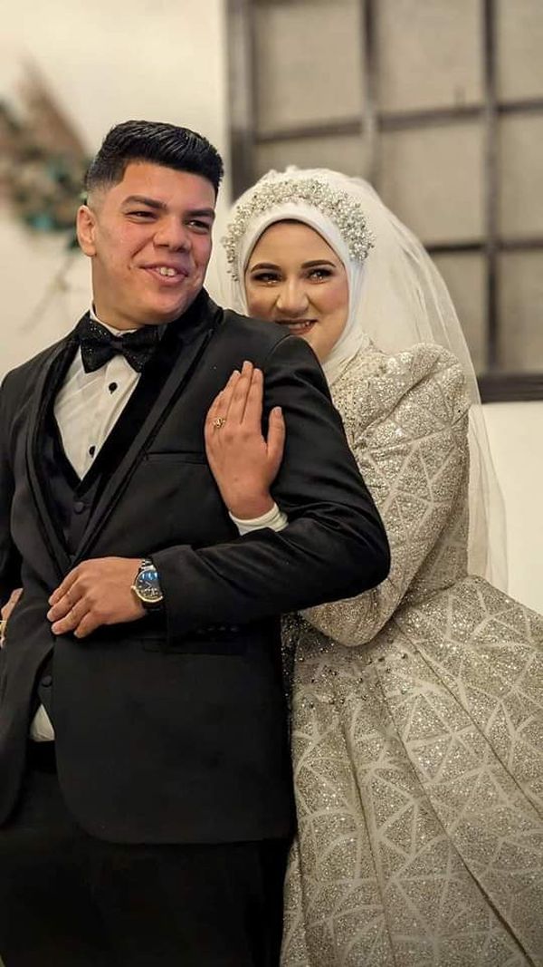  مراسلة أهل مصر مع العروسين 