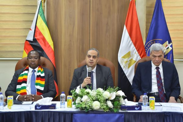 هيئة الدواء المصرية تستقبل وفداً من زيمبابوي
