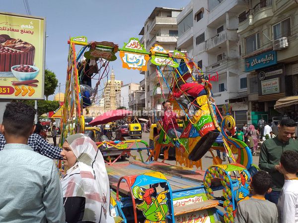 إقبال كبير علي الملاهي والألعاب بحدائق كفر الشيخ 