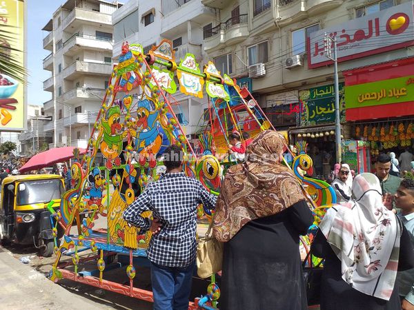 إقبال كبير علي الملاهي والألعاب بحدائق كفر الشيخ 