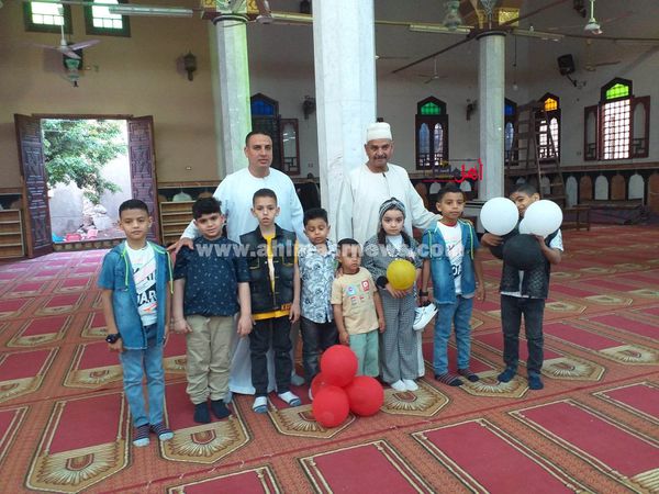البالونات تزين مساجد كفر الشيخ في صلاة العيد 