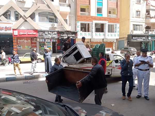 تحرير 30 مخالفة اشغالات طريق بإجمالي 61 حالة اشغال بمطروح 