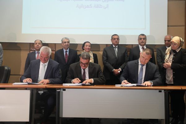 توقيع عقد أول محطة لتحويل المخلفات البلدية إلى طاقة كهربائية
