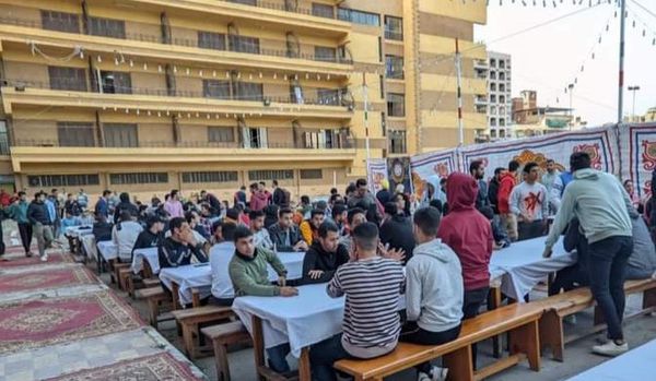 جامعة بورسعيد تنظم إفطار جماعى لطلاب المدن الجامعية 