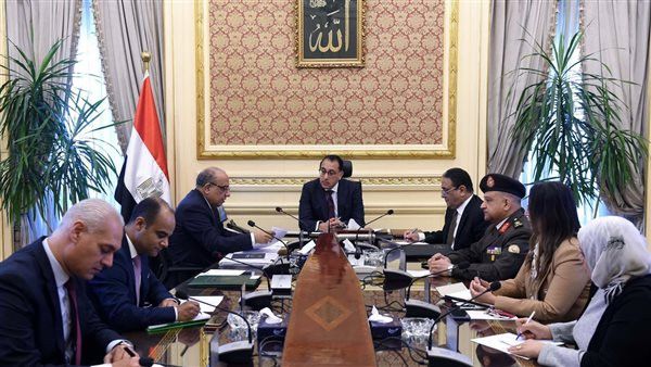 رئيس الوزراء يعقد اجتماعاً لبحث سبل استغلال احتياطات مصر من خام التنتالوم