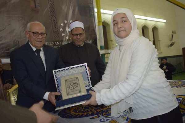 محافظ بورسعيد يكرم 500 طفل من حفظة القرآن الكريم  