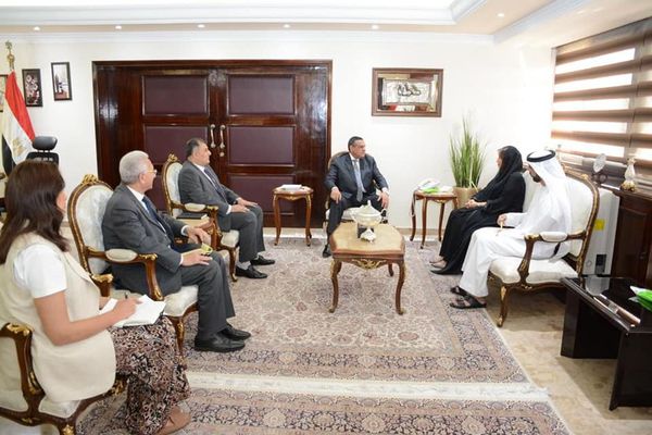 وزير التنمية المحلية يلتقي بسفيرة الامارات بالقاهرة