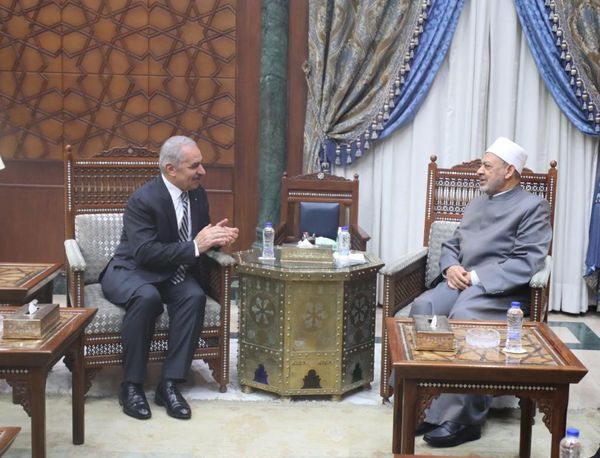 استقبال الإمام الأكبر رئيس وزراء دولة فلسطين 