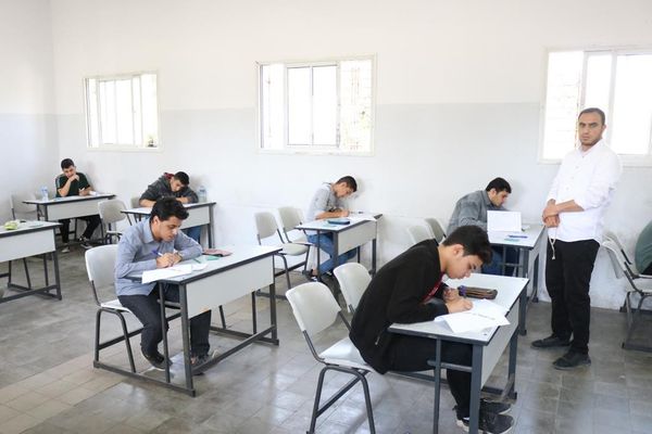 امتحانات الثانوية العامة الأزهرية بفلسطين 
