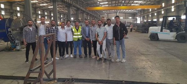 خلال زيارة طلاب التكنولوجيا والتعليم جامعة بنى سويف لأحد المصانع 