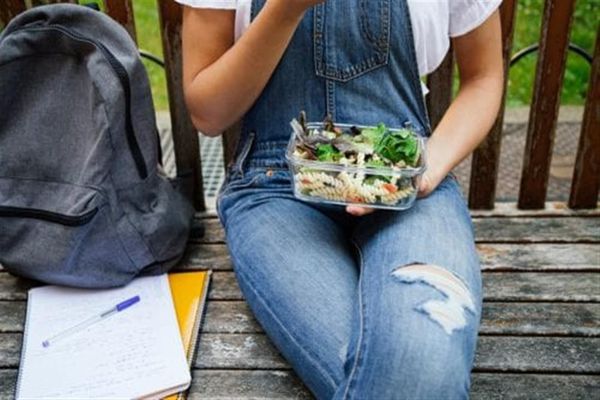 أطعمة مفيدة لطلاب الثانوية العامة