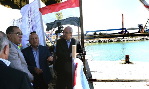 رئيس الوزراء يتابع معدلات تنفيذ عدد من المشروعات الجاري تنفيذها بميناءي الإسكندرية والدخيلة