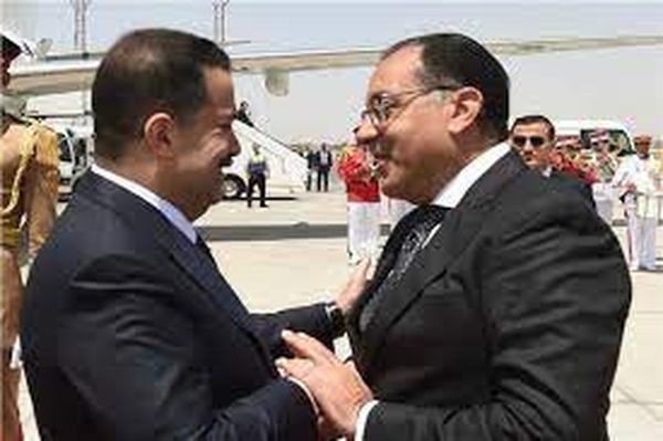 رئيس الوزراء يستقبل رئيس الوزراء العراقي والوفد المرافق له بمطار القاهرة