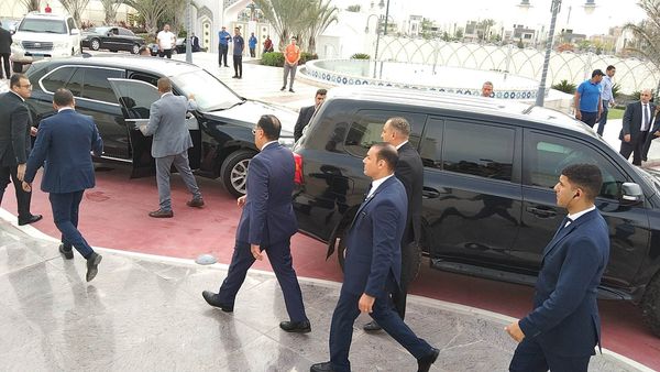 رئيس الوزراء يشارك في جنازة وزير الصحة الأسبق