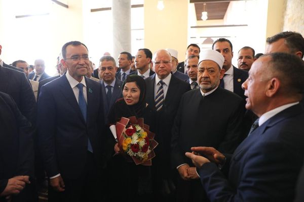 شيخ الأزهر ورئيس مجلس الشيوخ الكازاخي في افتتاح مسجد الظاهر بيبرس 