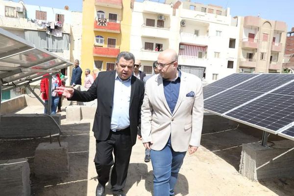 محافظ بنى سويف يتفقد محطة الطاقة الشمسية بوحدة المحلية لمركز بنى سويف 