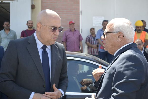 وزير الإسكان ومحافظ بورسعيد يتابعان جهود إعادة ضخ المياة لمحافظة بورسعيد من القنطرة غرب. 