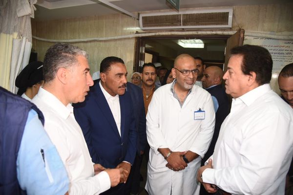 وزير الصحة ومحافظ مطروح يتفقدان مستشفى الحمام المركزي