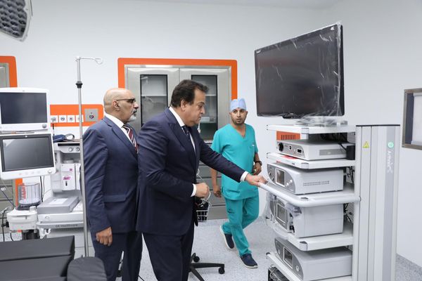 وزير الصحة يتفقد التشغيل التجريبي بمستشفى التأمين الصحي بالعاصمة الإدارية الجديدة 