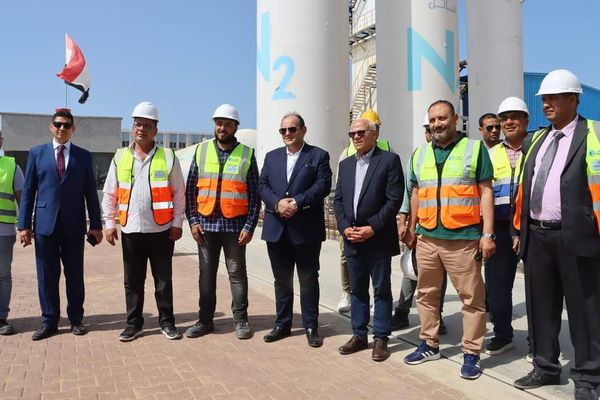 وزير الصناعة والتجارة:  جنوب بورسعيد يشهد للمرة الأولى هذا النوع من الصناعات ضمن النهضة الصناعية بالمنطقة. 