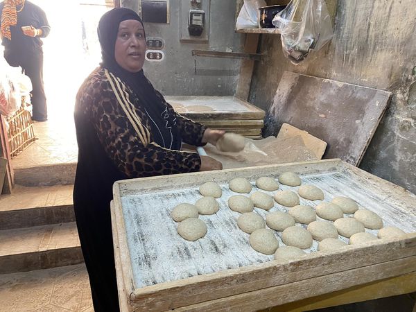 الحاجة زغلولة قصة كفاح وسط لهيب النار 