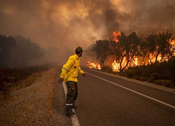 حريق جزيرة رودس اليونانية