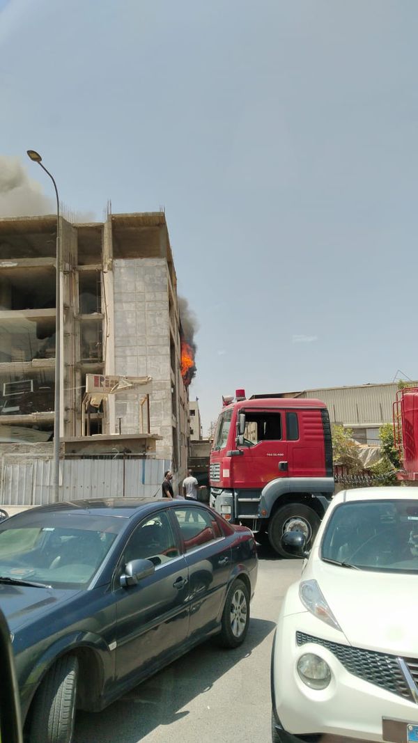 حريق هائل بمصنع موبيليا 