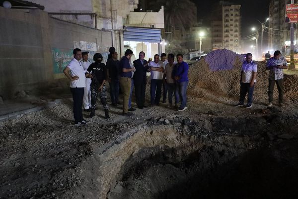 محافظ كفر الشيخ يتابع إصلاح هبوط أرضي بشارع معهد الكبد